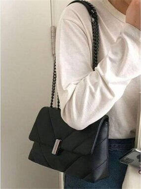 Quilted Chain Shoulder Bag